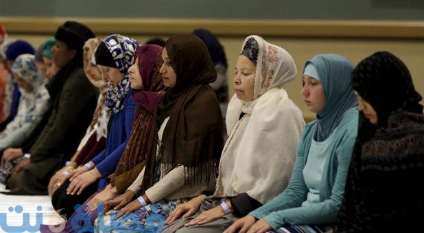 كيفية صلاة الجمعة للنساء في المسجد